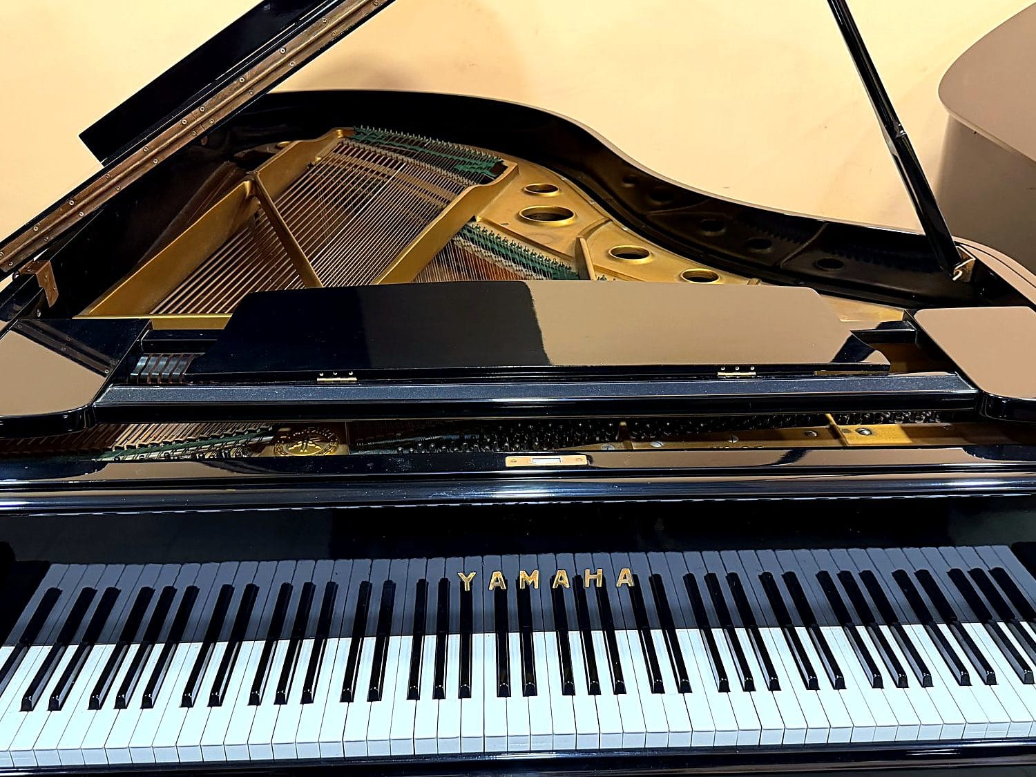 Yamaha G5, Yamaha G5, Near New, view 3, Basbous & Sons Lebanon